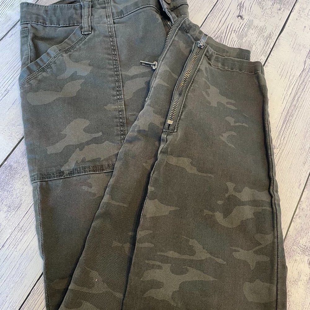 Kut From The Kloth Camo Skinny Jeans - Size 10
